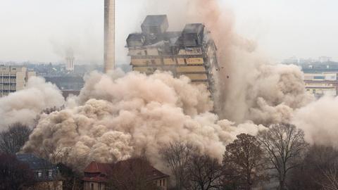 Der einstürzende des AfE-Turm