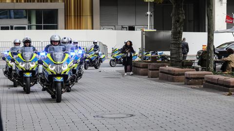 Polizeiaufgebot mit Motorrädern