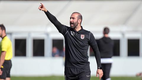 Trainer Daniyel Cimen will mit dem FC Gießen eine gute Rolle in der Hessenliga spielen.