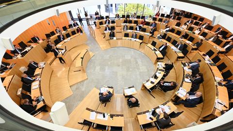 Vogelperspektive, Nancy Faeser bei einer Rede im Hessischen Landtag im Jahr 2021. 