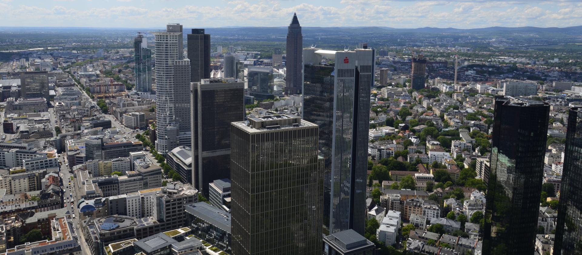 https://www.hessenschau.de/freizeit/frankfurt-von-oben-118~_t-1563284728606_v-16to7__retina.jpg https://www.hessenschau.de/freizeit/frankfurt-von-oben-118~_t-1563284728606_v-16to7__retina.jpg