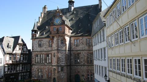 Marktplatz in Marburg mit Blick aufs Rathaus