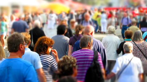 Menschen auf einem Straßenfest