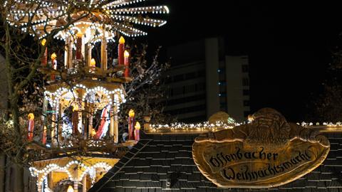 Schild "Offenbacher Weihnachtsmarkt"