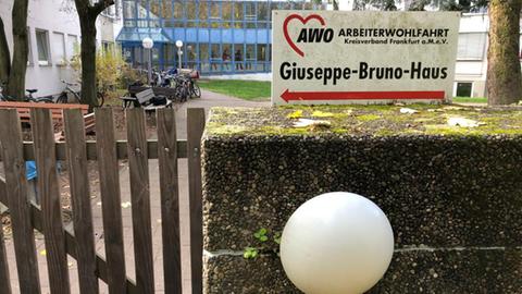 Eingang AWO Kreisverband Frankfurt beim Guiseppe-Bruno-Haus
