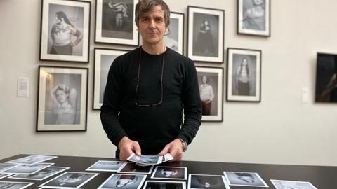 Fotograf Bernd Hartung mit Fotos von brustlosen Frauen