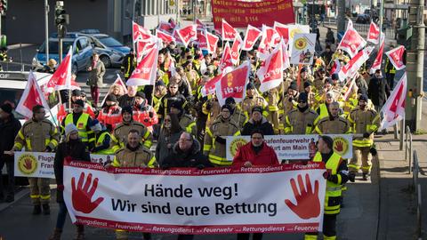 Demonstration von Rettungskräften  in Frankfurt