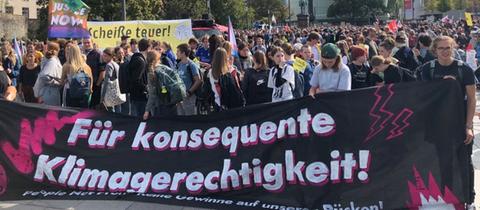 Hunderte Teilnehmer bei Demonstration von Fridays for Future Darmstadt