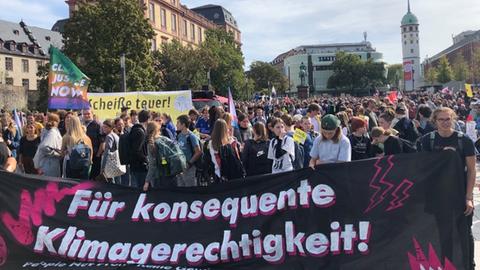 Hunderte Teilnehmer bei Demonstration von Fridays for Future Darmstadt