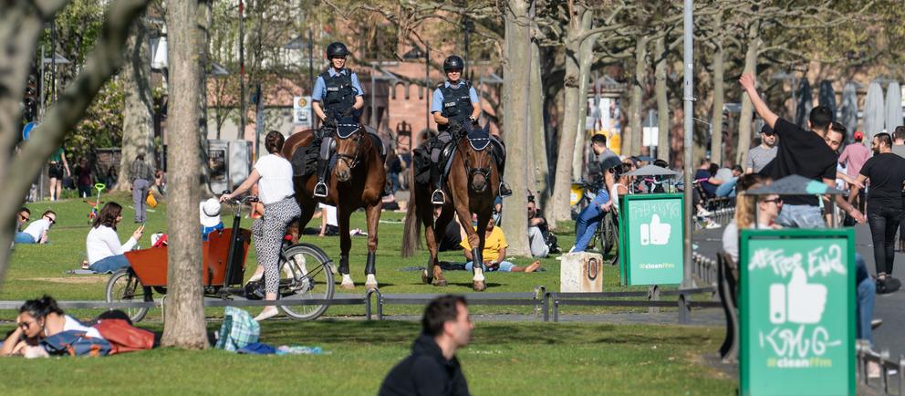 frankfurt-park-kontrollen-100~_t-1586611962174_v-16to7.jpg