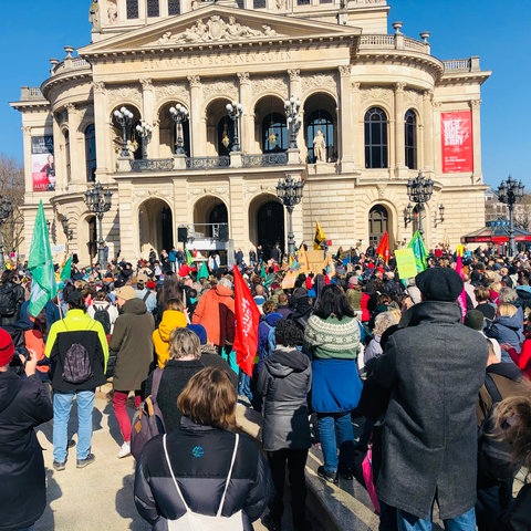 Tausende Demonstranten in Frankfurt 