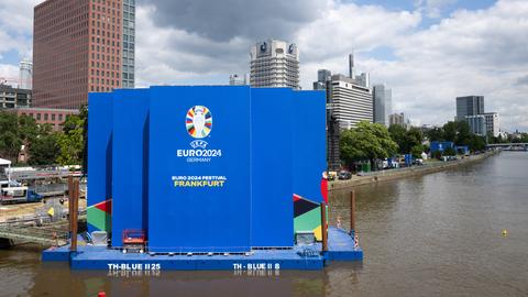 Fanzone am Frankfurter Mainufer