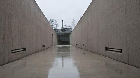 Die Gedenkstätte an der Europäischen Zentralbank erinnert an die rund 10.500 Juden, die in der Nazizeit deportiert wurden.