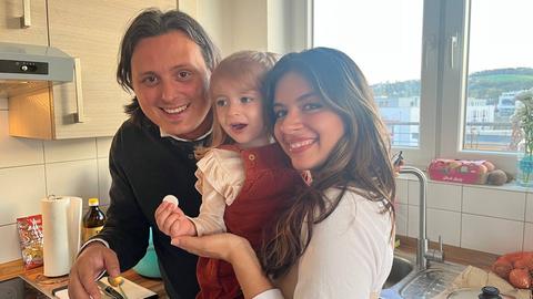 Hana Licina mit ihrem Verlobten und ihrer Tochter