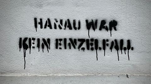 Graffiti an Hauswand: Hanau war kein Einzelfall