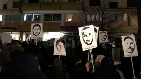 Gedenken am Tatort Kurt-Schumacher-Platz in Hanau-Kesselstadt
