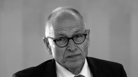 Helmut Fünfsinn, Opferbeauftragter des Landes, ist mit 67 Jahren gestorben.