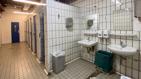 Öffentliche Toiletten in der B-Ebene der Frankfurter Hauptwache.