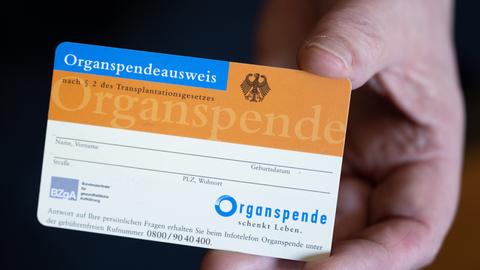 Ausgefüllt und unterschrieben gelten Sie damit offiziell als Organspender.