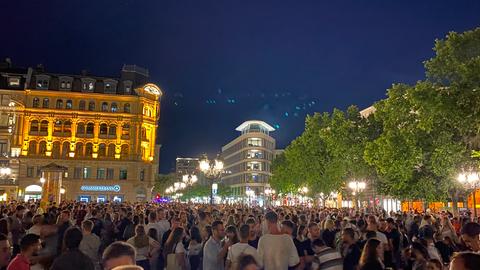 Freiluftpartys an der Alten Oper in Frankfurt