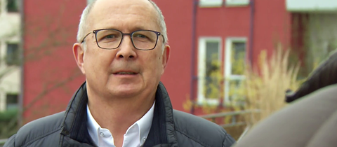 Erbachs Bürgermeister Peter Traub im Gespräch mit dem Reporter.