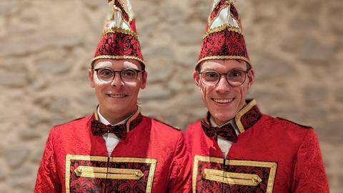 Kai Kayser (li.) und Sven Tolksdorf sind das erste Prinzenpaar des Karnevalsvereins "Sandhasen" aus Mörfelden-Walldorf.