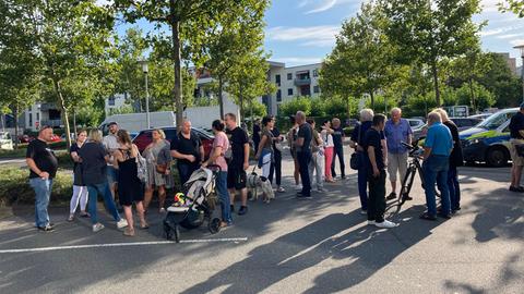 "Stiller Protest" in vor dem Raunheimer Rathaus