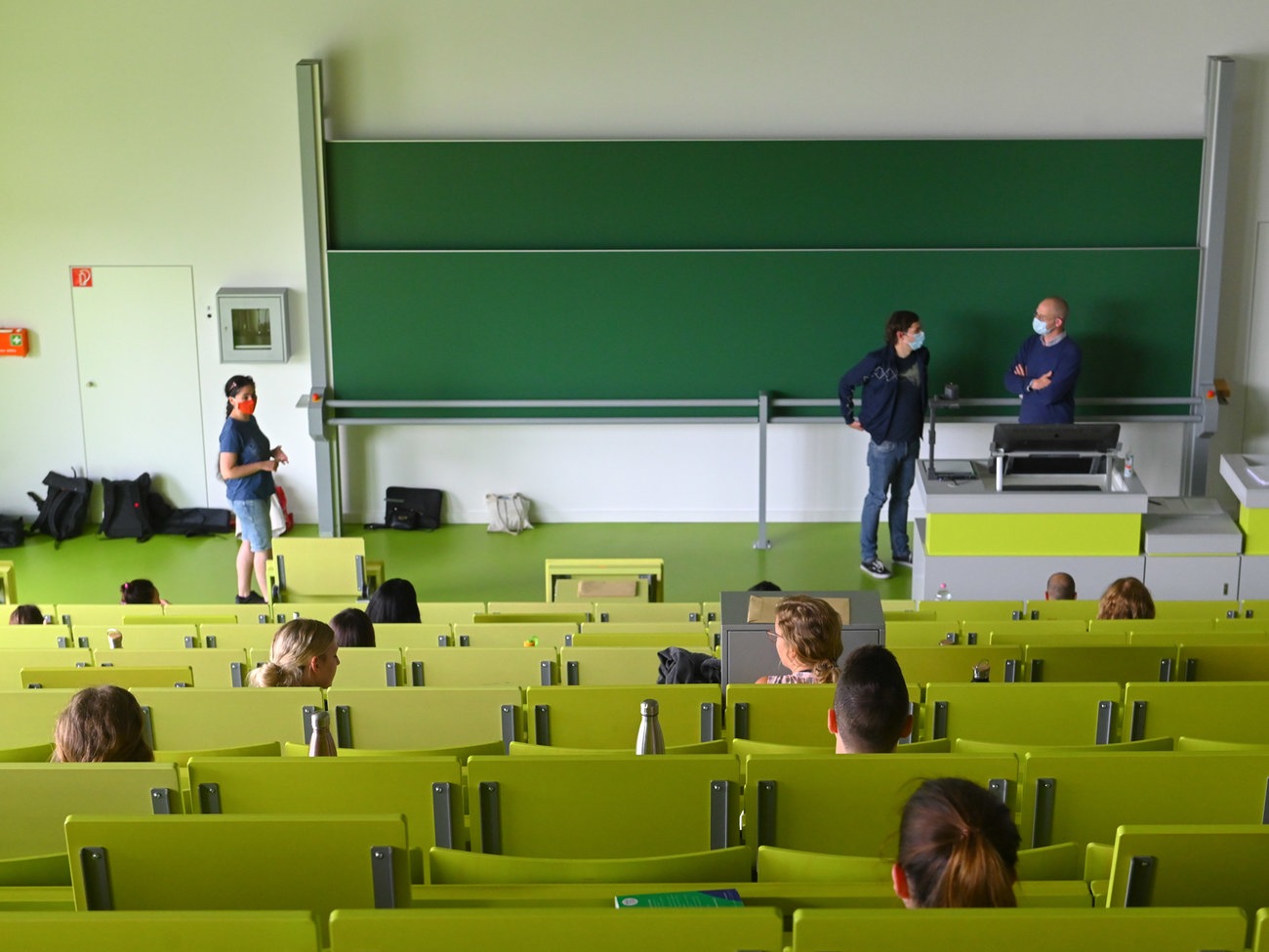 Uni Stress In Der Coronakrise Im Entenmarsch Zur Klausur Hessenschau De Gesellschaft