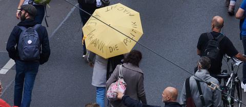 Teilnehmer einer "Querdenken"-Demo in Berlin
