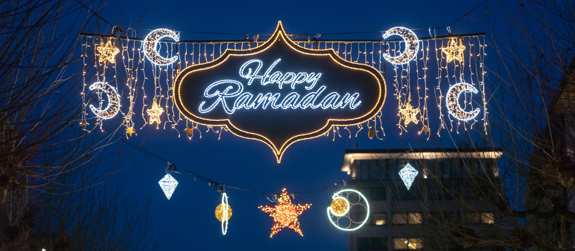 Ramadan Kalender 2025 Frankfurt Modern Gegenwärtig Aktualisiert