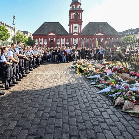 Trauer um den getöteten Polizisten in Mannheim