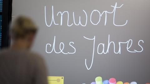 "Unwort des Jahres"-Schild