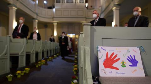 Gottesdienst in Volkmarsen ein Jahr nach der Attacke am Rosenmontag