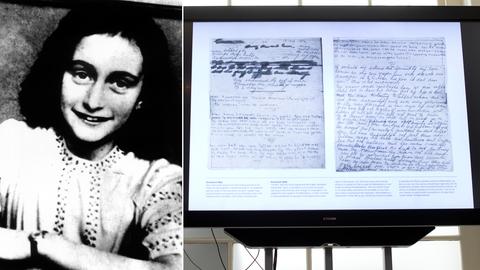 Anne Franks Tagebuch: Zwei verklebte Seiten entziffert