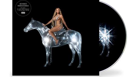 Beyoncé "Renaissance"-Albumcover: Die Künstlerin sitzt quasi nackt auf einem gläsernen Pferd.