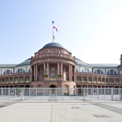 Festhalle Frankfurt von außen