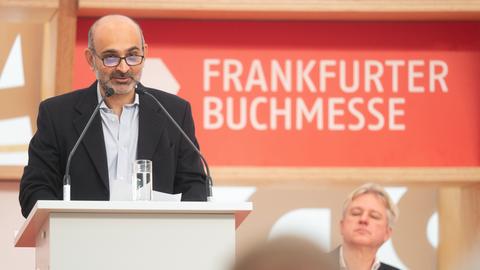 Schriftsteller Mohsin Hamid bei der Eröffnungspressekonferenz.