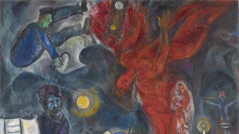 Das Chagall-Gemälde "Der Engelssturz" zeigt einen rot gefärbten Engel, der vom Himmel fällt. Um ihn herum sind verschiedene Personen zu sehen, unter anderem ein Mann mit Hut, der Papierrollen wegträgt.