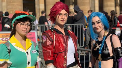 Besucherinnen und Besucher auf der Connichi