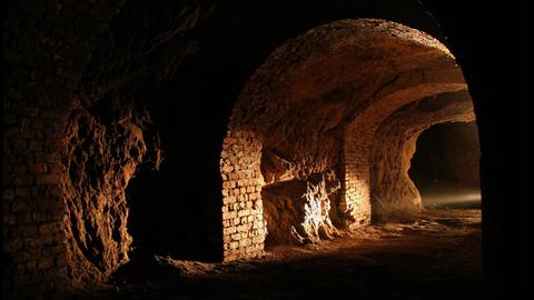 Eingangstor aus Stahl in die Unterwelt von Darmstadt.