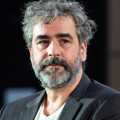 Portrait von Deniz Yücel.