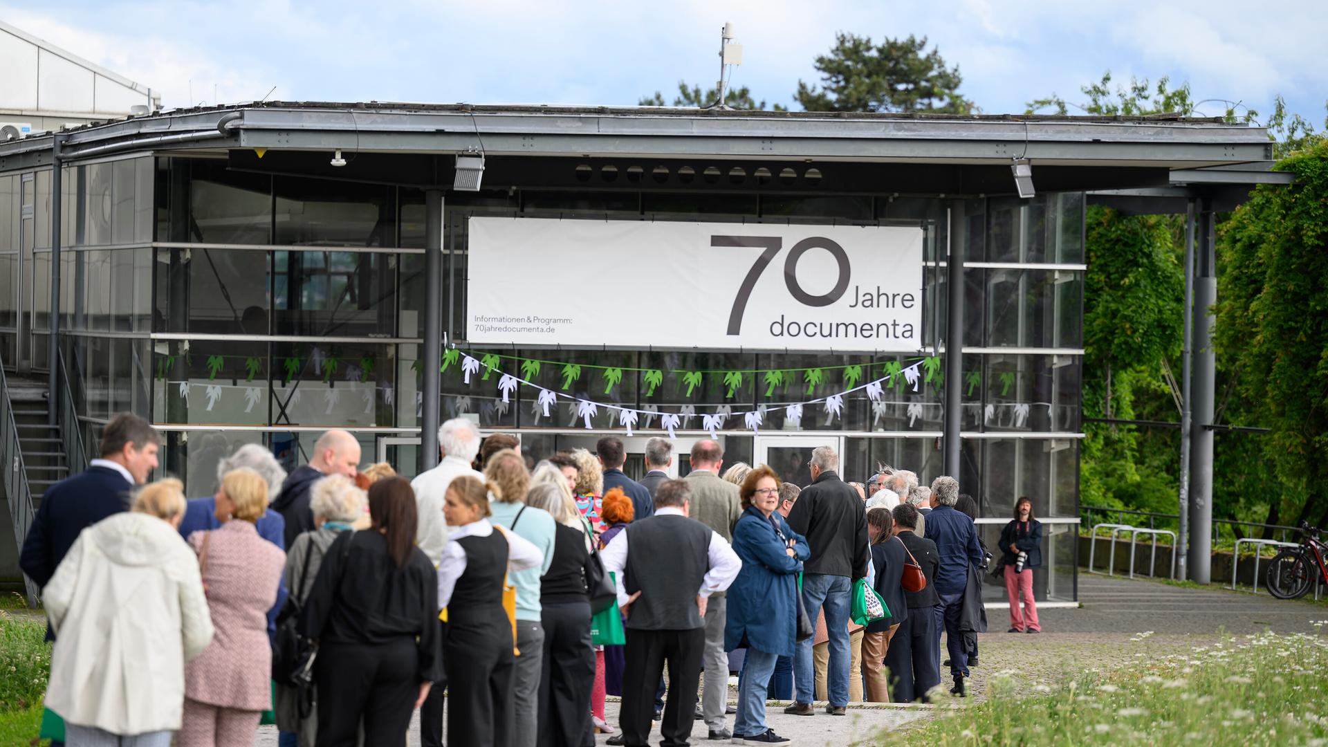 Festakt-in-Kassel-70-Jahre-documenta-und-die-Frage-wie-frei-Kunst-sein-darf