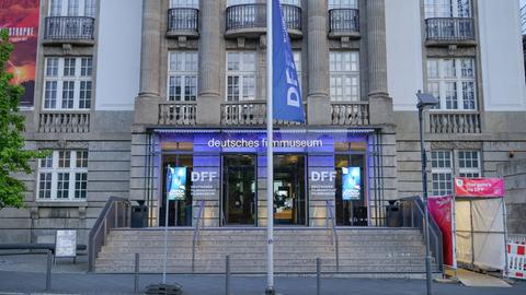 Das Gebäude des Deutschen Filminstituts und Filmmuseums am sogenannten Museumsufer in Frankfurt. 