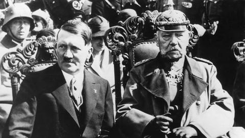 Adolf Hitler und Paul von Hindenburg 1933