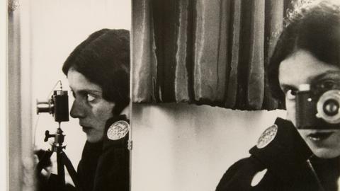 Ilse Bing, Selbstporträt mit Leica im Spiegel