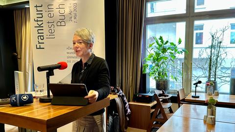 Kulturdezernentin Ina Hartwig bei der Programmvorstellung von "Frankfurt liest ein Buch"