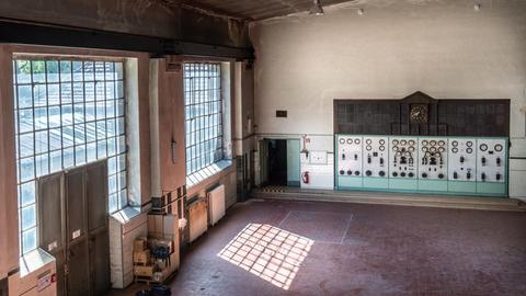 Maschinenraum und Schalttafel im historischen Kraftwerk Bad Nauheim