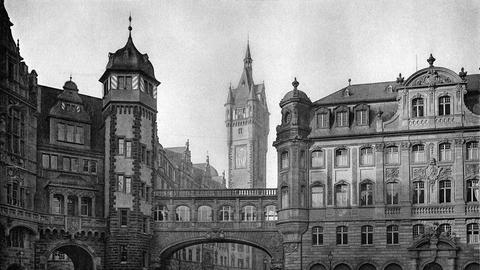 Der Blick vom Paulsplatz auf den "Langen Franz" - noch mit alter Turmspitze. 