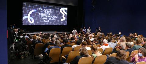Das Bild zeigt einen Kino-Saal beim Lichter Filmfest 2022.