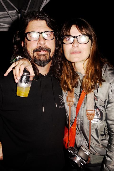 Dave Grohl (Foo Fighters), Nada Lottermann beide mit der gleichen Brille auf der Nase